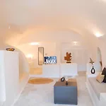 Assyrtiko By A Terre Cave Vila *