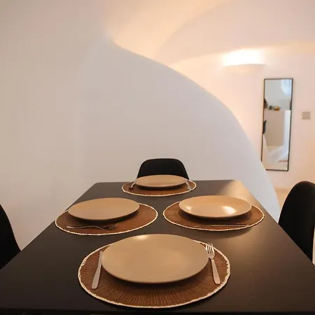 Assyrtiko By A Terre Cave Villa *