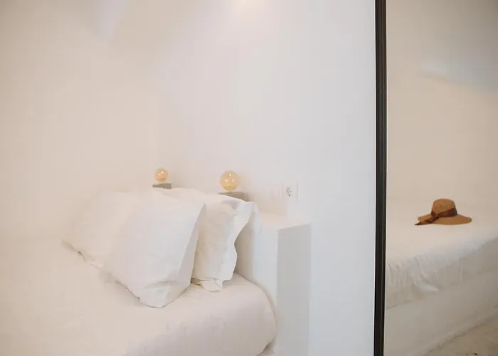 Assyrtiko By A Terre Cave Villa